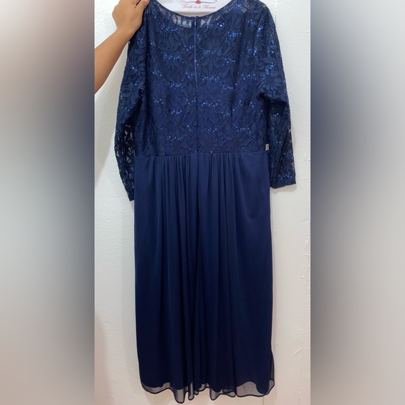 Gala Dress ✨ - Picture 4 of 6